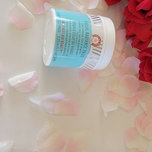 First Aid Beauty Facial Radiance Pads